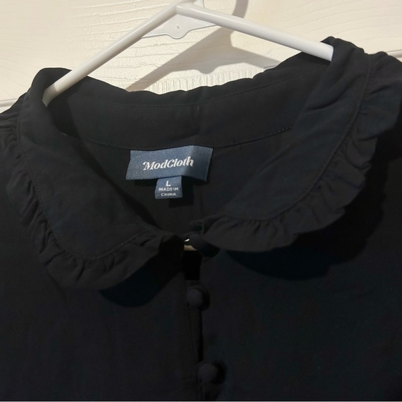 NWOT ModCloth Black Ruffle Blouse - Picture 3 of 4